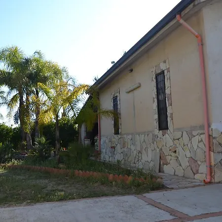 Casa Leone Kır Evi Partinico
